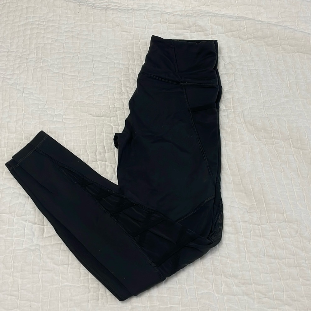 Victoria’s Secret workout leggings. Black, size small.
